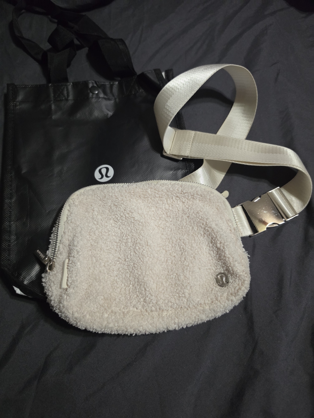 lululemon Everywhere Belt Bag Fleece Crossbody Bag Cream.
